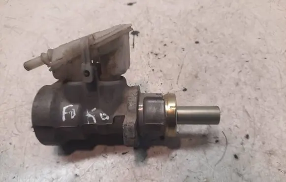 Master brake cylinder