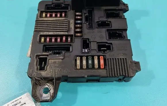 Renault Megane II Central body control module 8200306033A IMPRK1522464