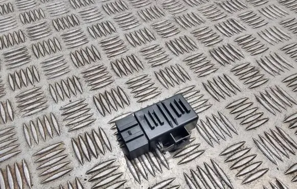 Audi A1 Seat heating relay 6R0959772D