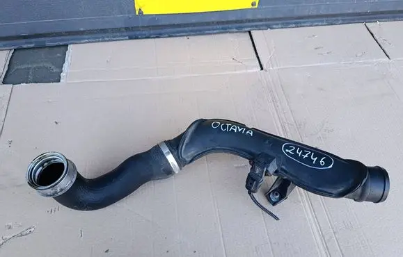 Skoda Octavia Mk2 (1Z) Intercooler hose/pipe 1K0145834AM
