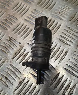 Mercedes-Benz E C207 W207 Windscreen/windshield washer pump 2218690121