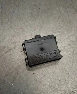Mercedes-Benz E W211 Rain sensor A2098203126 73628105 5DC00842407