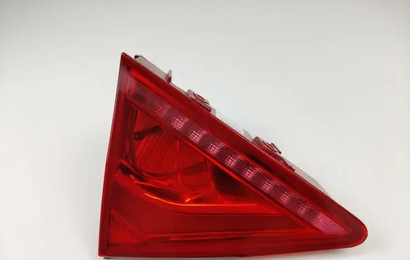 Audi A7 S7 4G Tailgate rear/tail lights 4G8945093