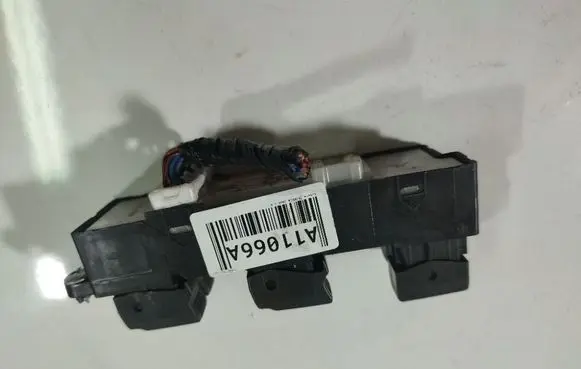 Subaru B9 Tribeca Electric window control switch 