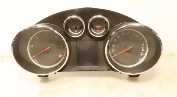 Opel Astra J Clock 