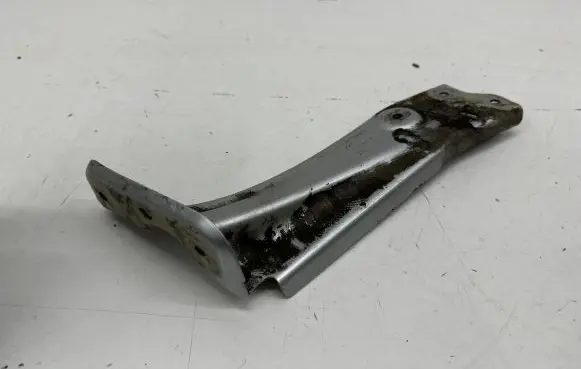 Skoda Octavia Mk3 (5E) Fender mounting bracket 5E0821142