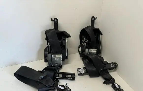 Volvo XC90 Front seatbelt 31675238 31675232 P31675238