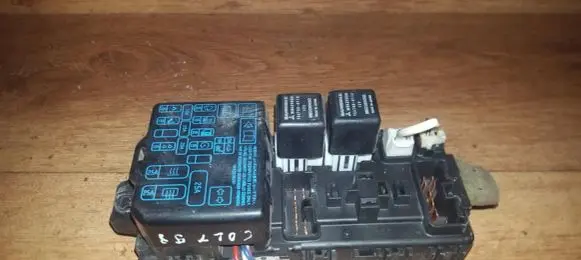 Mitsubishi Colt Fuse box set mr228760 2323006073