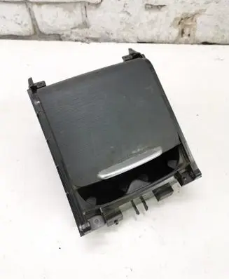 Cup holder front