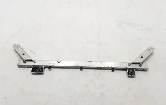 Headlight/headlamp mounting bracket