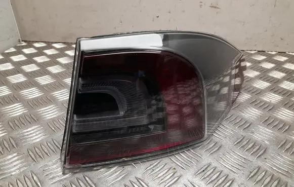 Tesla Model S Rear/tail lights 600592100E