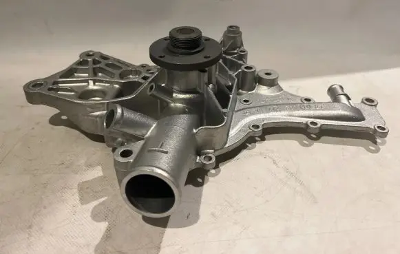 Mercedes-Benz CLS C218 AMG Water pump A1122001301 1122001301
