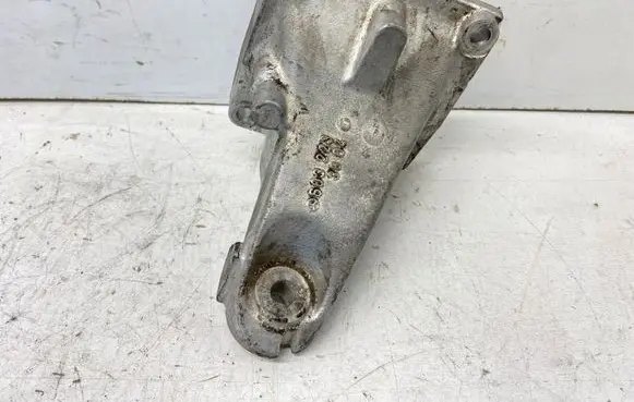 Mercedes-Benz S W126 Engine mounting bracket 6032233804