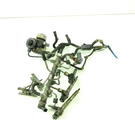 Volkswagen Golf VII Fuel injectors set 0445010537 04L130755D 09021115