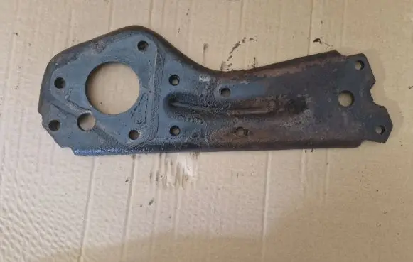 Volkswagen Golf II Fuel pump bracket 068199293D
