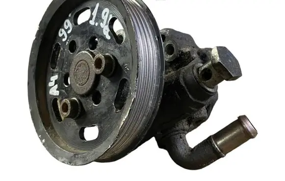 Volkswagen PASSAT B5.5 Power steering pump 8D0145177Q