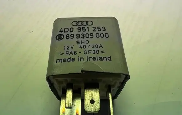 Audi A6 S6 C5 4B Other relay 4D0951253 372