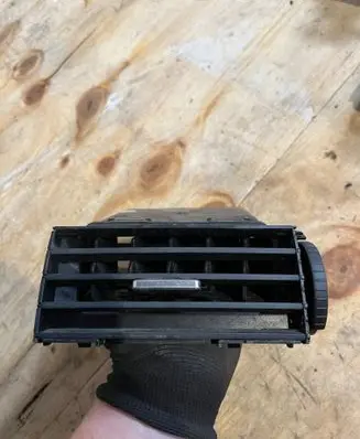 Ford Focus C-MAX Dash center air vent grill 05258004 3M51R014L21E