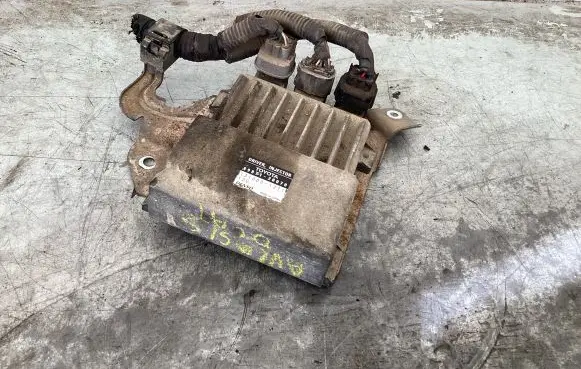 Toyota Avensis T250 Injection control unit/module 8987120070 04002L2868