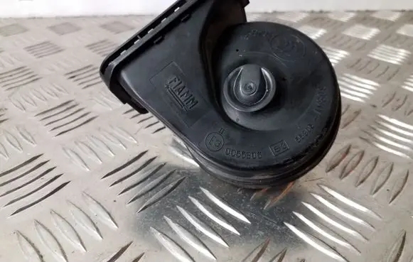 Opel Astra J Horn signal