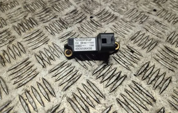 Audi A6 S6 C5 4B Airbag deployment crash/impact sensor 4B0959643B