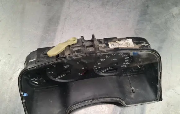 Opel Zafira A Speedometer (instrument cluster) 09228757 354130001