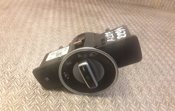 Mercedes-Benz E A207 Light switch 2129056800 A2129056800