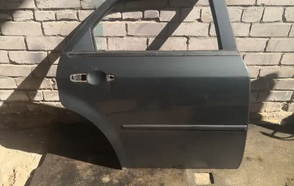 Chrysler 300 - 300C Rear door 5134176AF