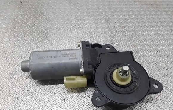Ford Fusion Front door window regulator motor 0130821938