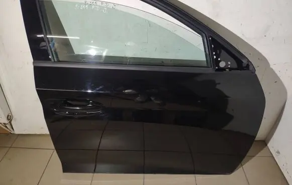 Peugeot 208 II Front door 