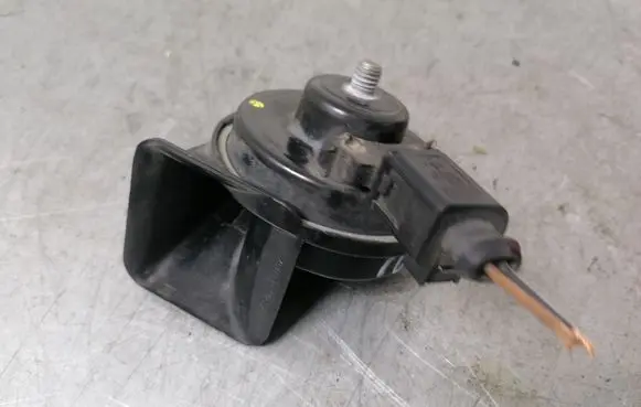 Audi A6 S6 C6 4F Horn signal 1K0951221B