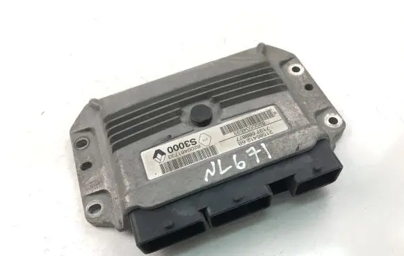 Renault Megane I Engine control unit/module 8200504593