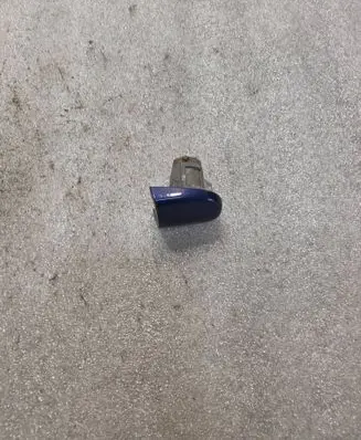 Volkswagen PASSAT B5.5 Front door handle cover 