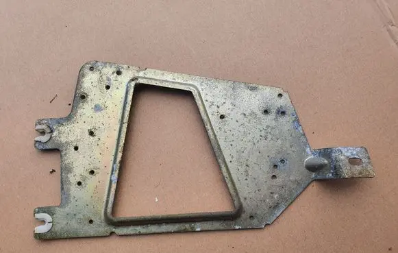 Volkswagen PASSAT B3 Engine control unit holder 357906329 357906324