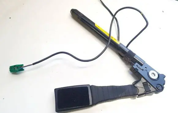 Opel Zafira B Front seatbelt buckle n13127268 f13130025