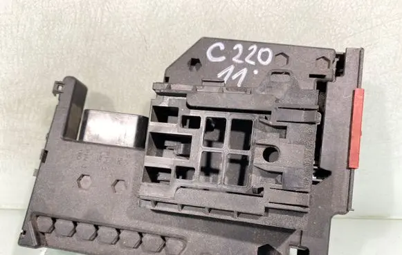 Mercedes-Benz C W204 Fuse module A2075400740