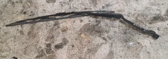 Toyota RAV 4 (XA20) Front wiper blade arm