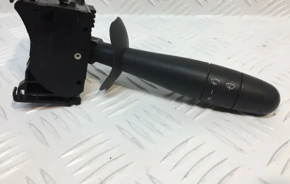 Opel Vivaro Wiper control stalk 8200070265