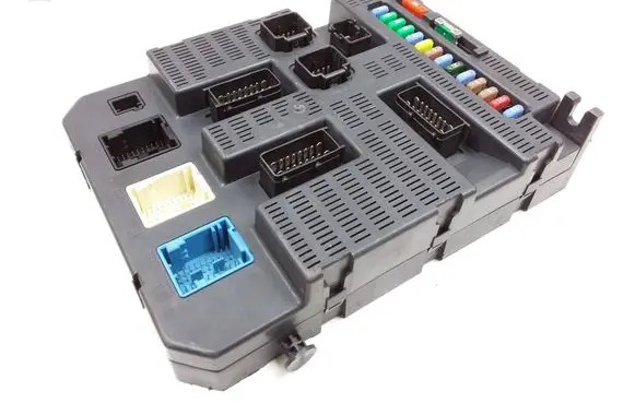 Peugeot 308 Comfort/convenience module 9663798180 BSI2004P02