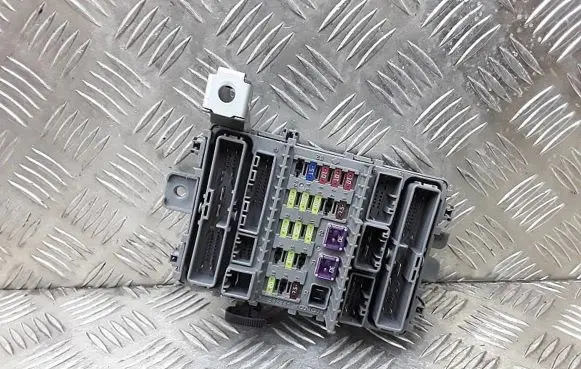 Honda Accord Fuse module TL0E113