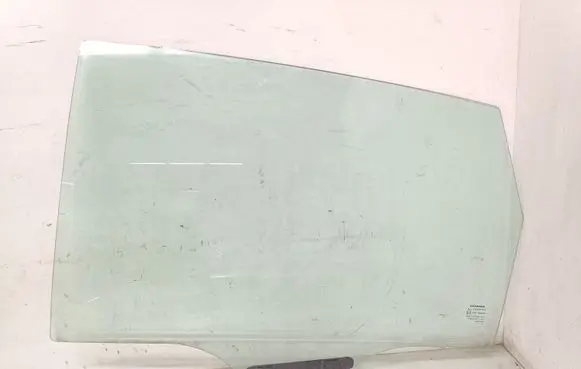 Honda CR-V Rear door window glass AS2