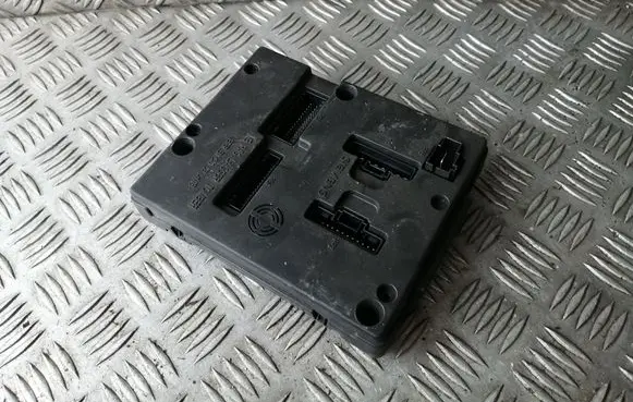 Renault Scenic I Comfort/convenience module 8200029342A S108502610B