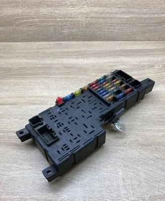 Volvo S60 Fuse module 8637841