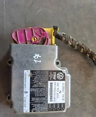 Volkswagen Touran II Airbag control unit/module 18F13 5N0959655A