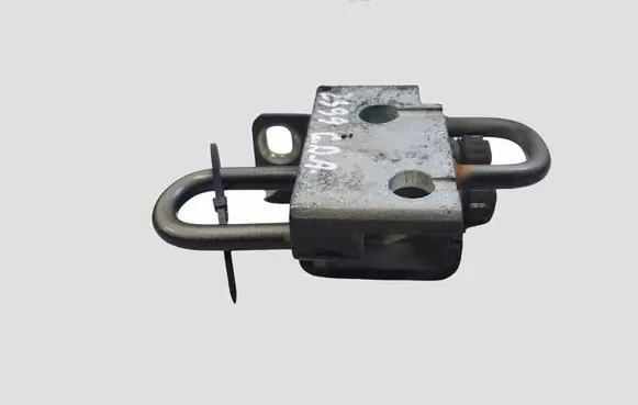 Volkswagen Golf V Rear door lower hinge