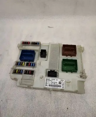 Volvo V60 Fuse module 31327996AA
