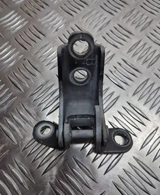 Honda CR-V Front door upper hinge
