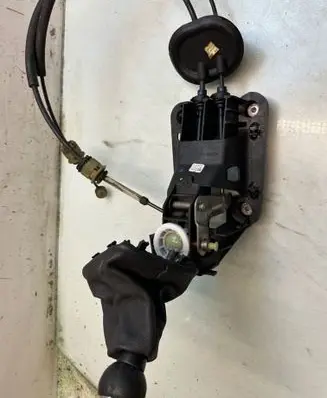 Peugeot 207 Gear shifter/selector 9654072080