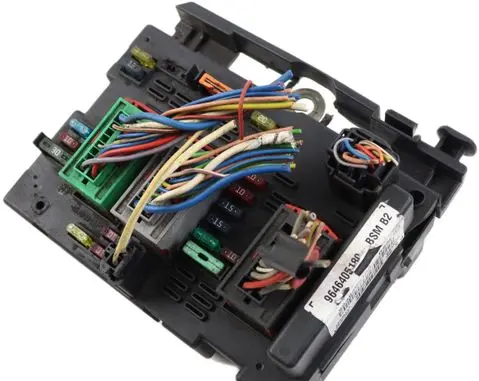 Peugeot 206 Fuse module 9646405180 23035797 BSMB2