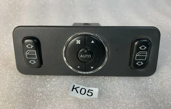 Mercedes-Benz ML W163 Electric window control switch 1638200326